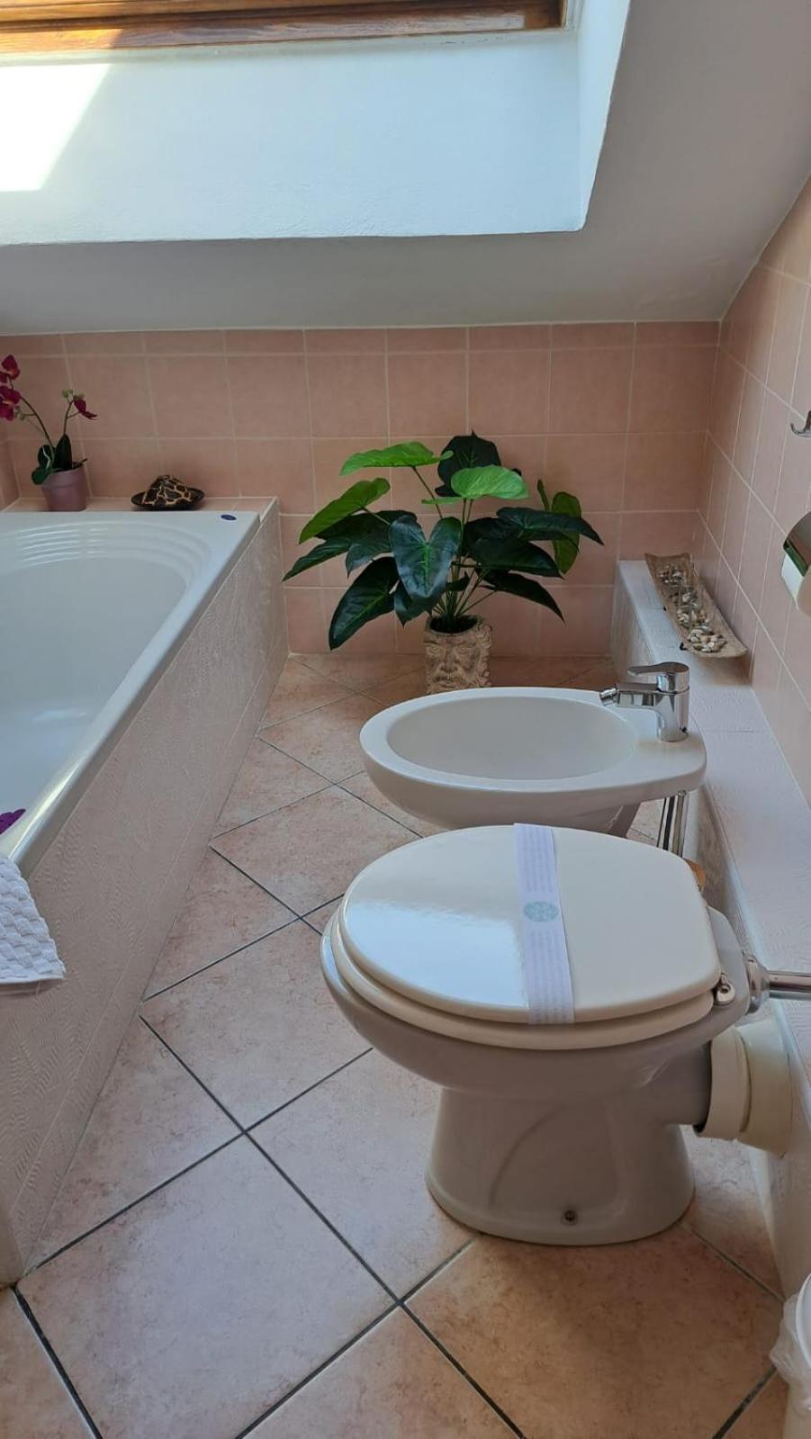 Apartamento Casa Paola - Stazione 400 Mt - Free Wifi Arcore Exterior foto
