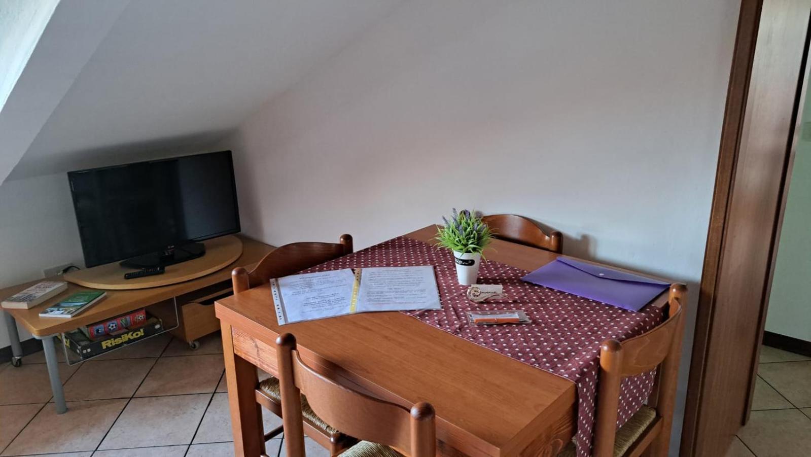 Apartamento Casa Paola - Stazione 400 Mt - Free Wifi Arcore Exterior foto