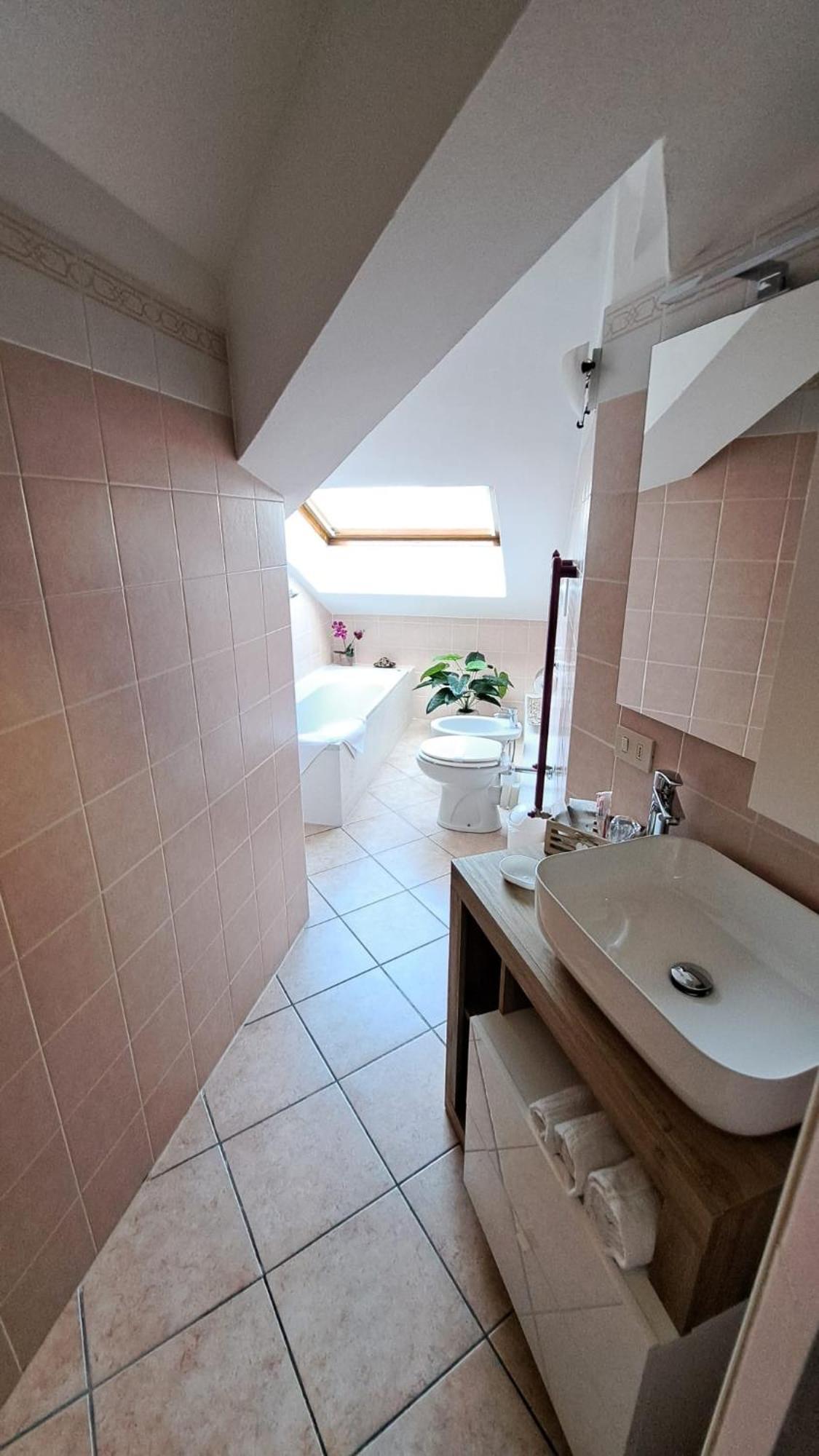 Apartamento Casa Paola - Stazione 400 Mt - Free Wifi Arcore Exterior foto